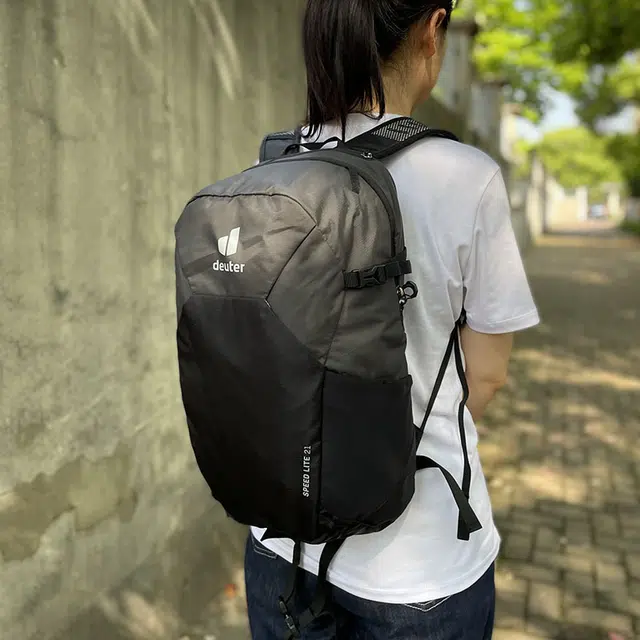 DEUTER 21