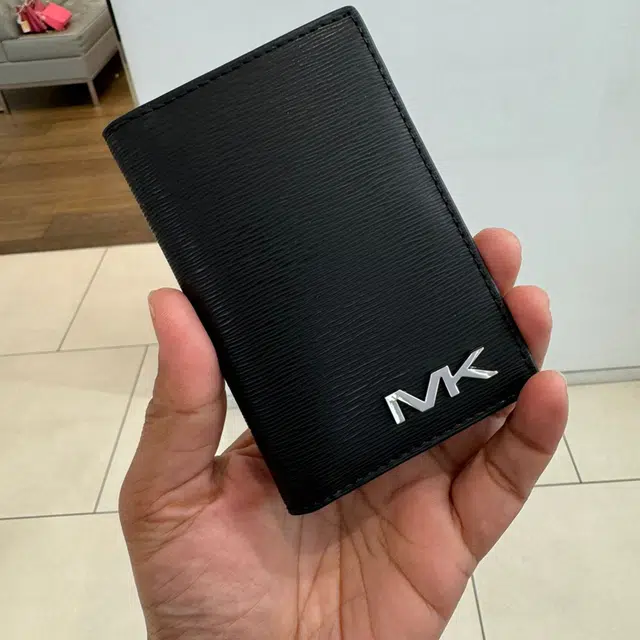 MICHAEL KORS MK Cooper Logo