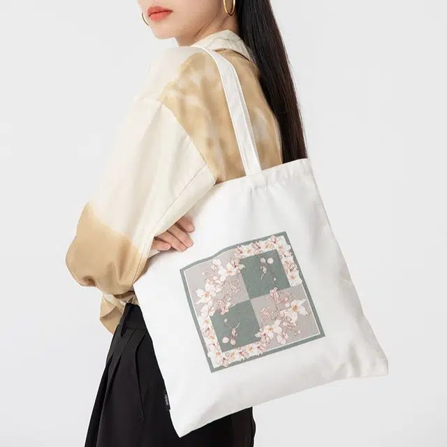 VANESSA HOGAN Tote