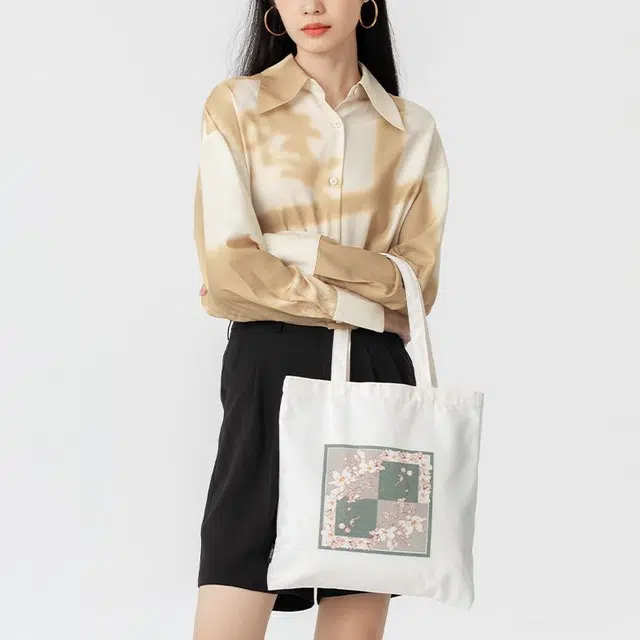VANESSA HOGAN Tote