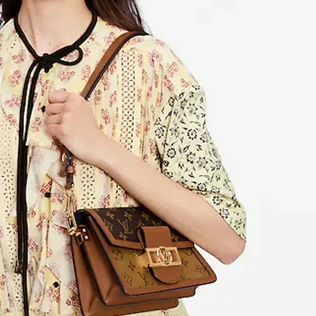 LOUIS VUITTON Dauphine