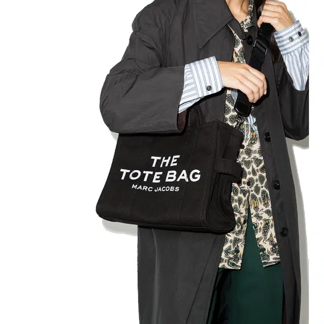 MARC JACOBS Tote Logo