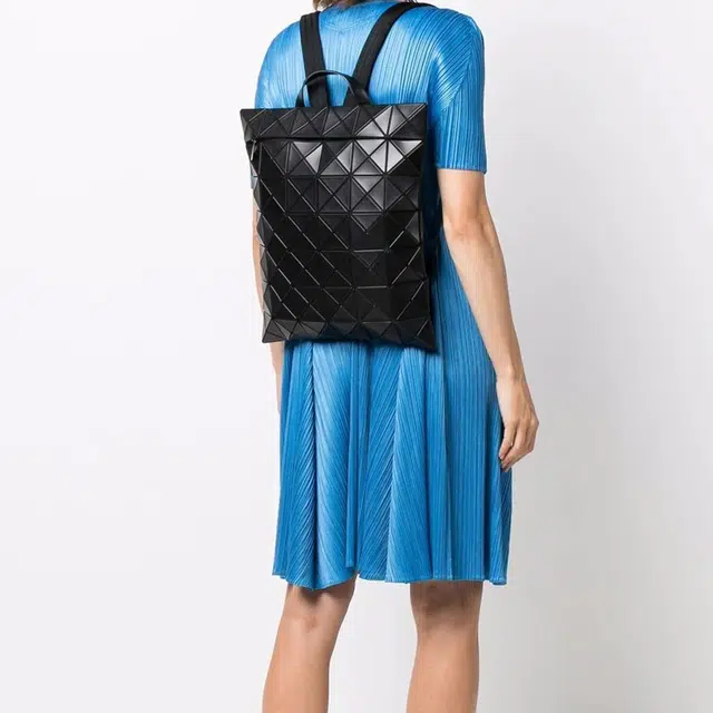 ISSEY MIYAKE Lucent Flatpack