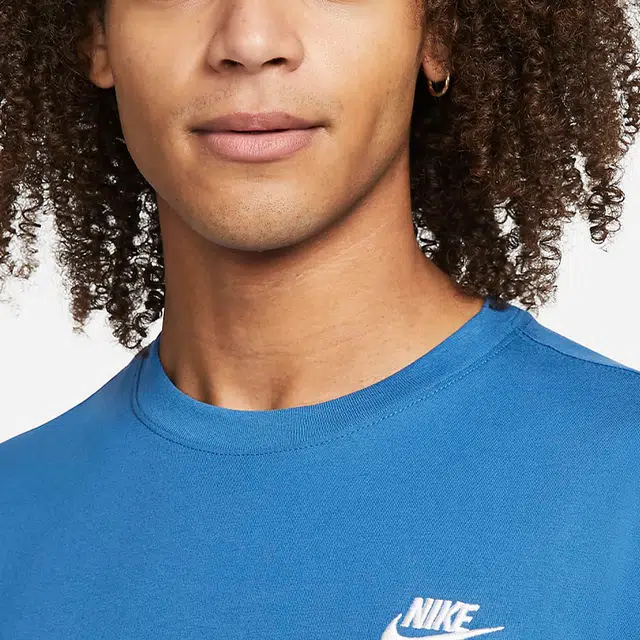Nike Sportswear Club T