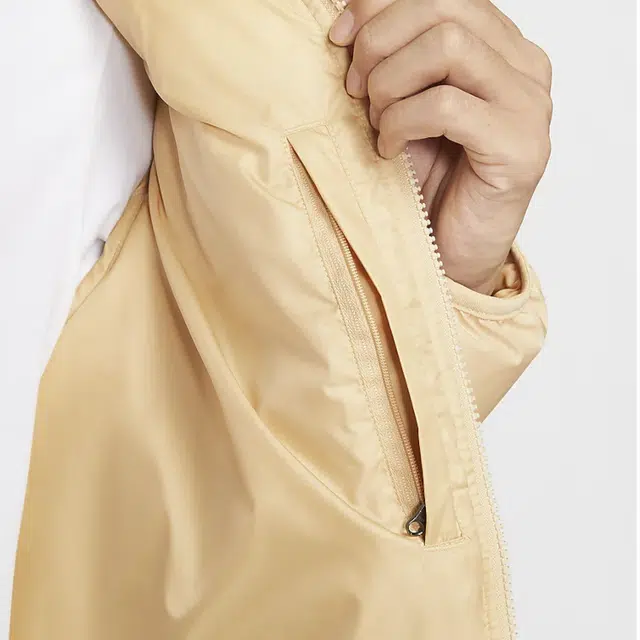 Nike Storm-FIT Windrunner