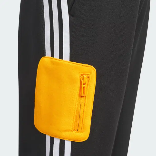 adidas OUTDOOR JOGGERS