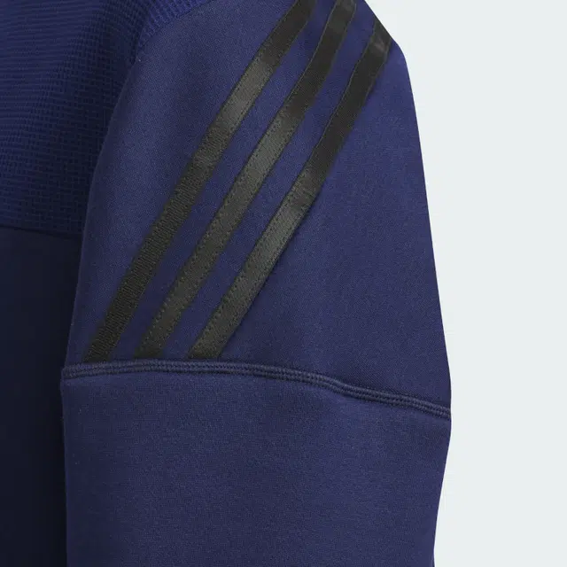 adidas WARM CREW SWEATSHIRT