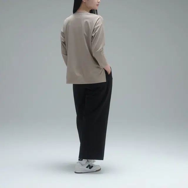 New Balance Met24 Bracelet Sleeve Pullover T