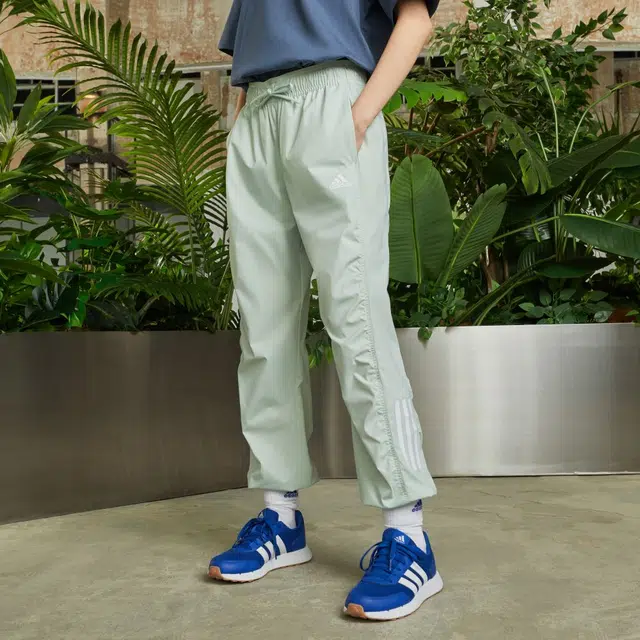 adidas SPORTSWEAR PANTS logo