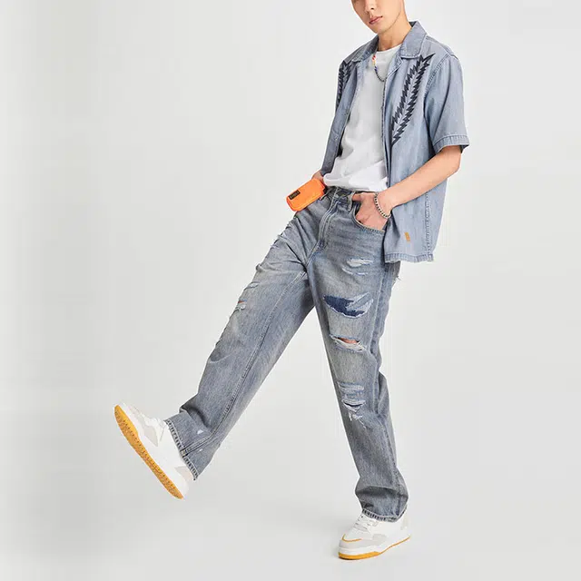 Lee