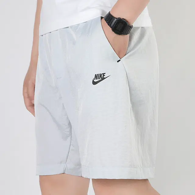 Nike SPORTSWEAR