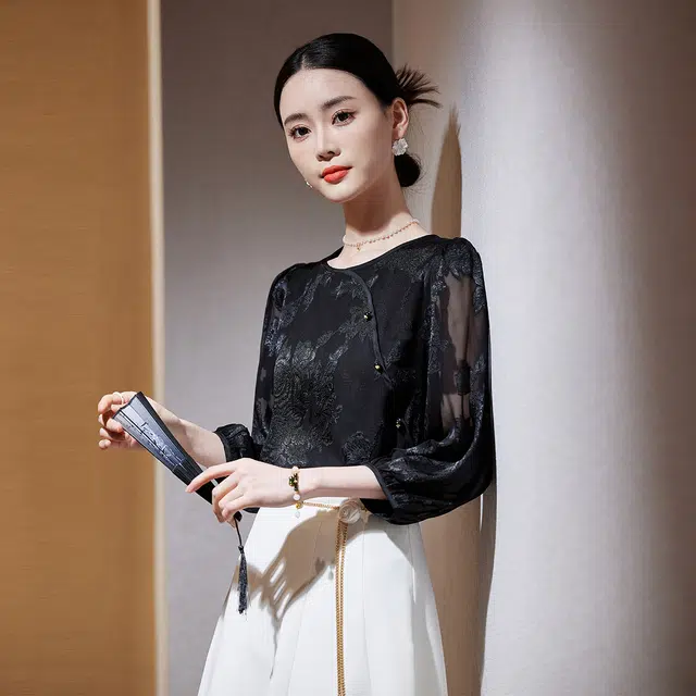 杭依阁 斜襟刺绣网纱圆领七分袖衬衫 女款 黑色