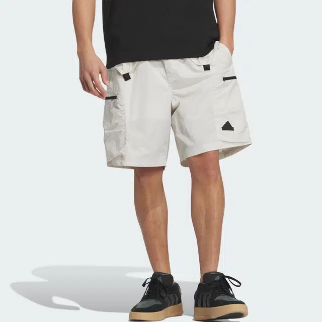 adidas FUTURE STYLE WOVEN SHORTS logo