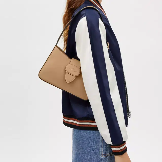COACH Eliza 25