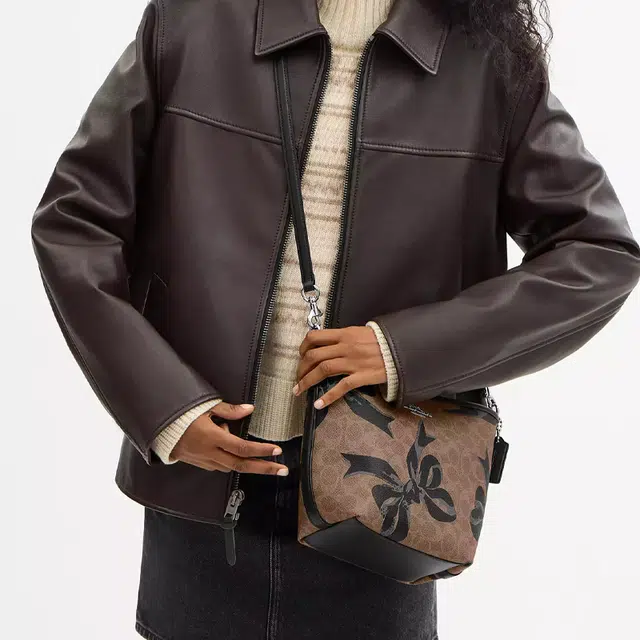 COACH City 17