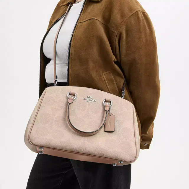 COACH Carryall 36 Savannah Tote