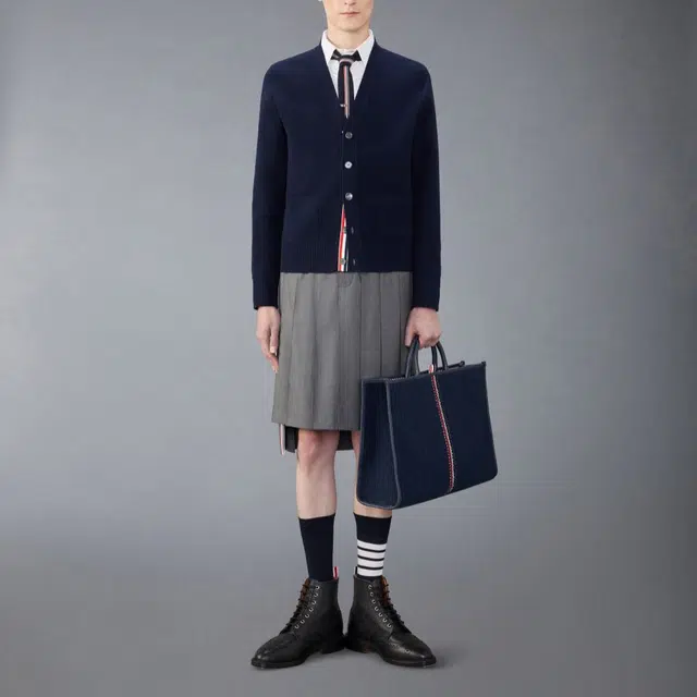 THOM BROWNE V