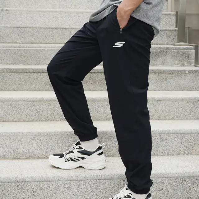 Skechers