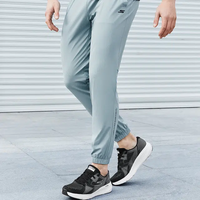 Skechers
