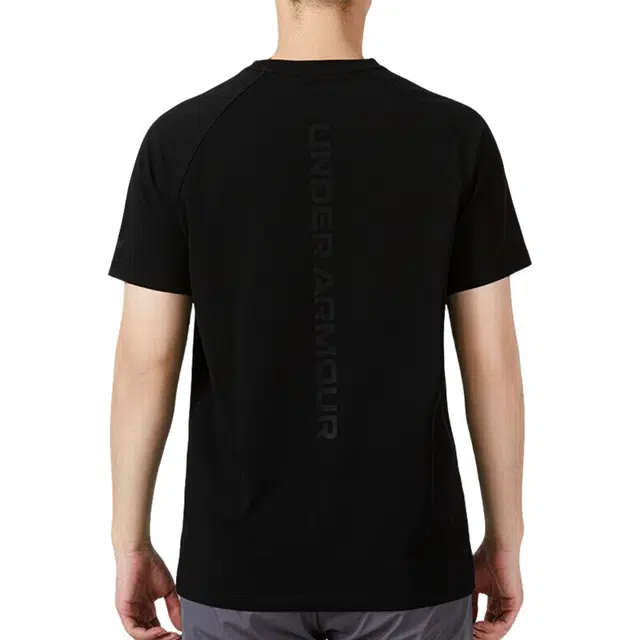 Under Armour Logo T