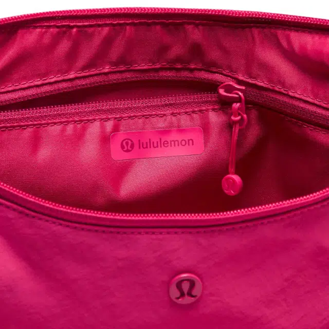 lululemon Slouchy 6L