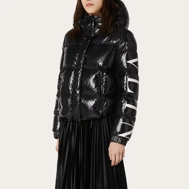 Valentino VLTN Lakk