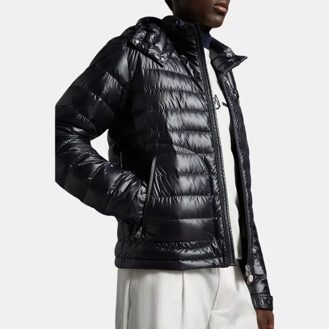 Moncler SS23 LAUROSLogo