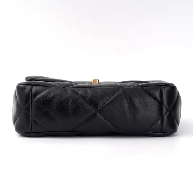 CHANEL 19Bag