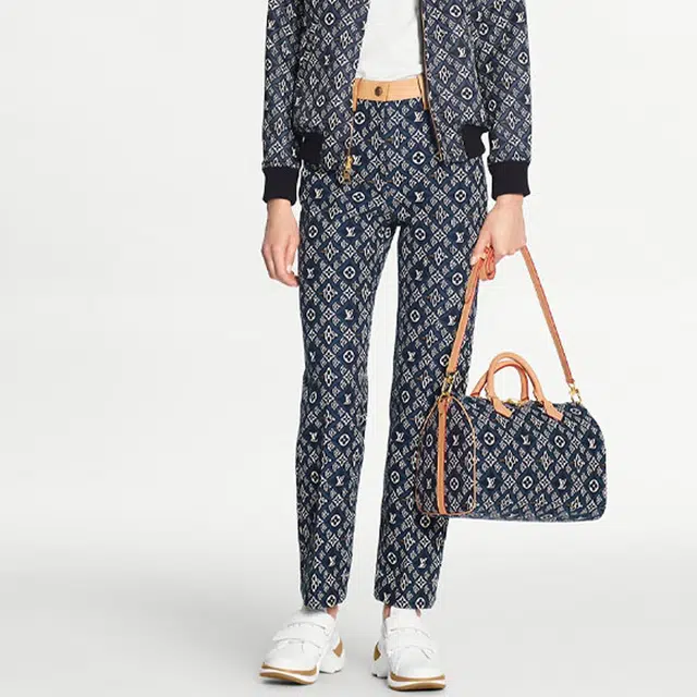LOUIS VUITTON LV Logo