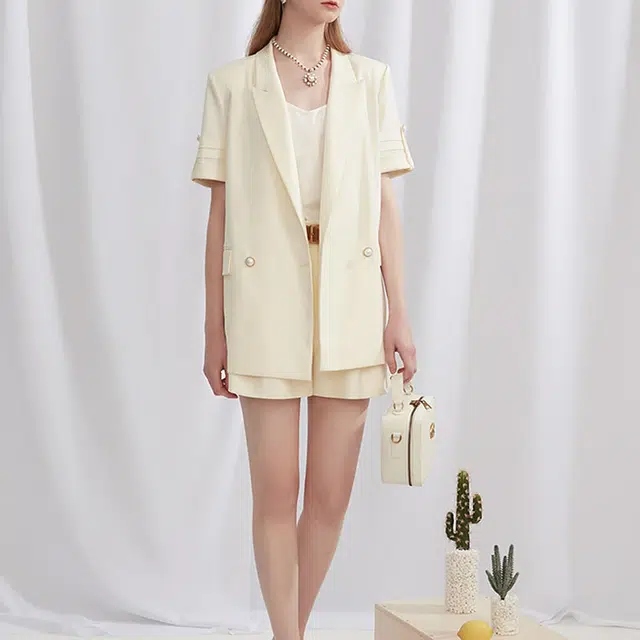 Caroline SS24
