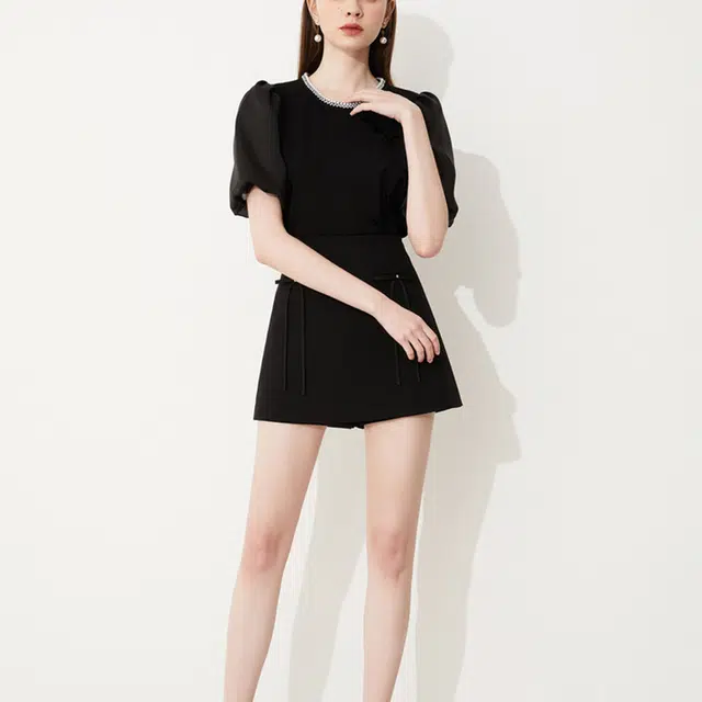 Caroline SS23 T