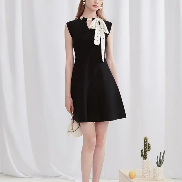 Caroline SS24 V
