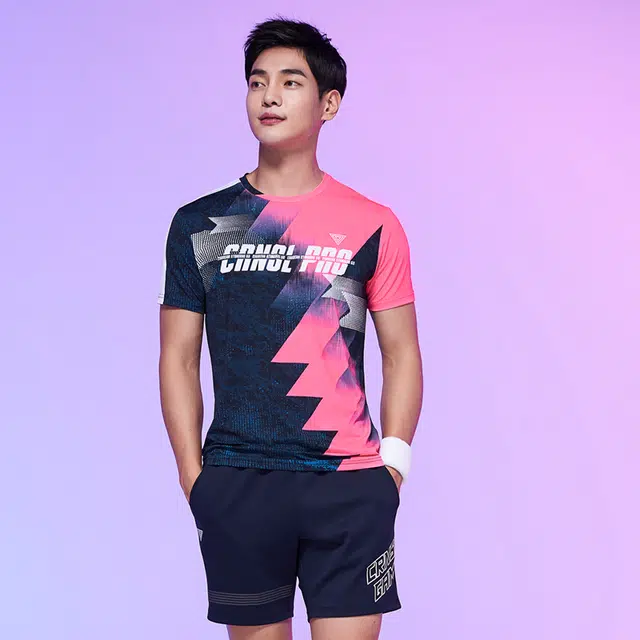 可莱安 圆领字母透气速干运动短袖羽毛球服 男款 黑红色