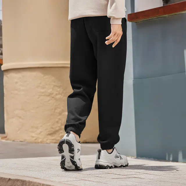 Skechers