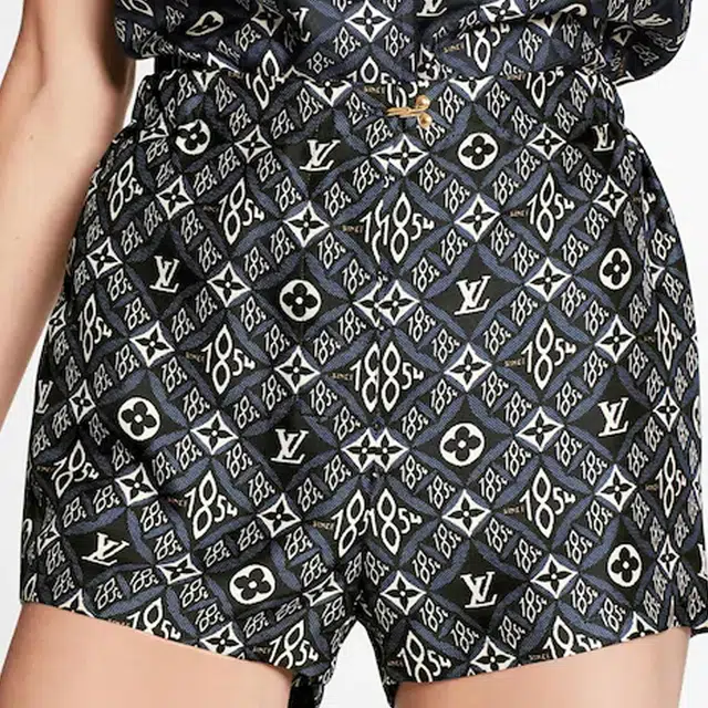LOUIS VUITTON LV Logo