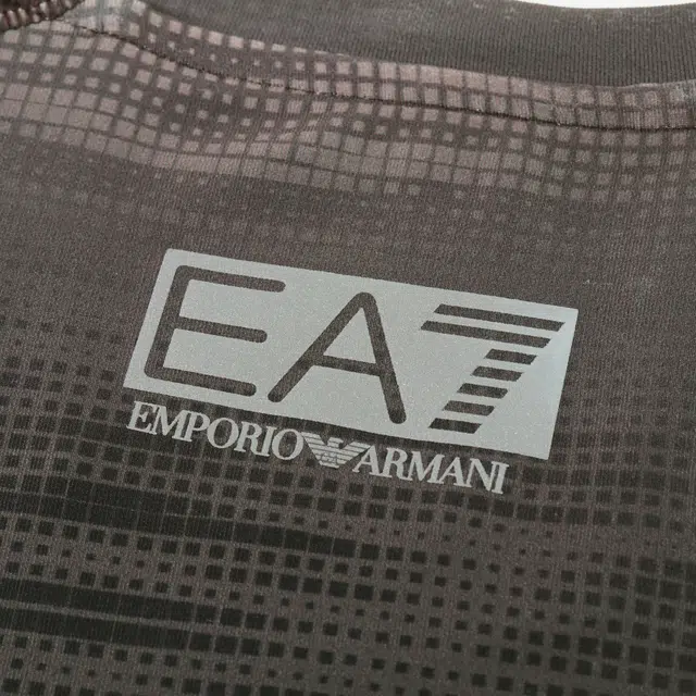 EMPORIO ARMANI EA7 T
