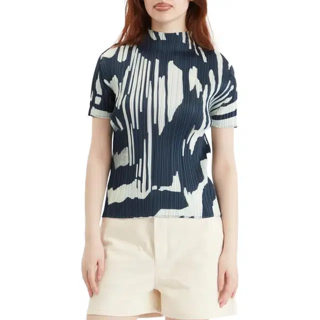 PLEATS PLEASE ISSEY MIYAKE T