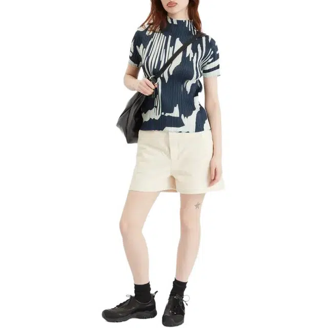 PLEATS PLEASE ISSEY MIYAKE T
