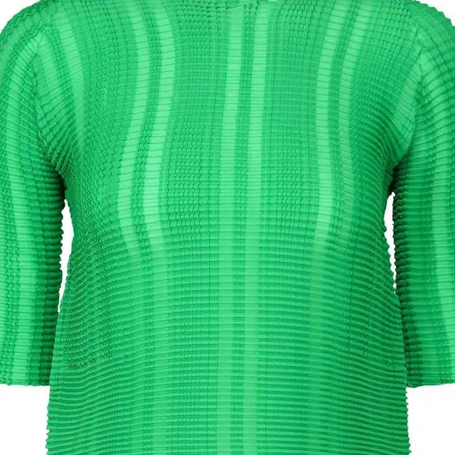 ISSEY MIYAKE SS23 T