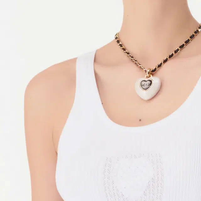 CHANEL 25B