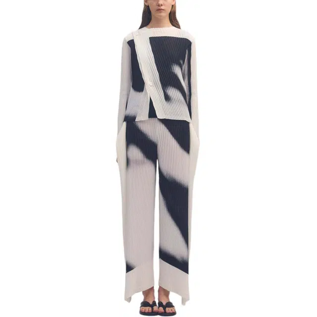ISSEY MIYAKE T
