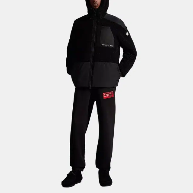 Moncler FW22 logo