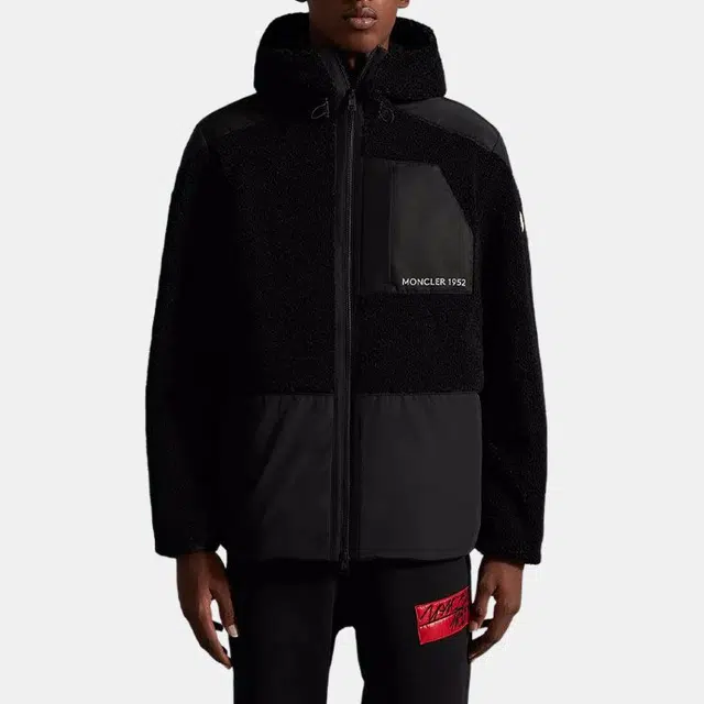 Moncler FW22 logo