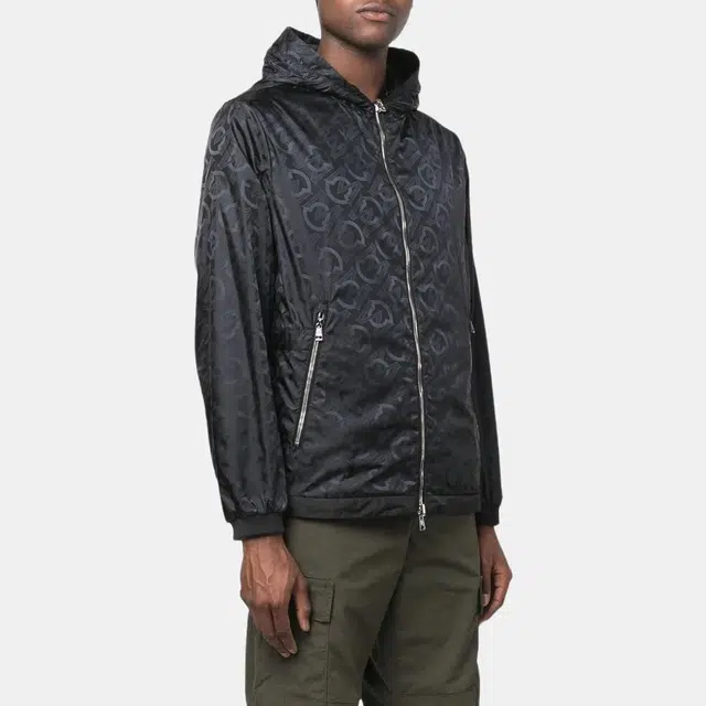 Moncler FW22 Logo