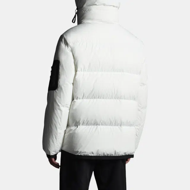 Moncler FW22 Logo