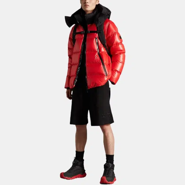 Moncler FW22 logo