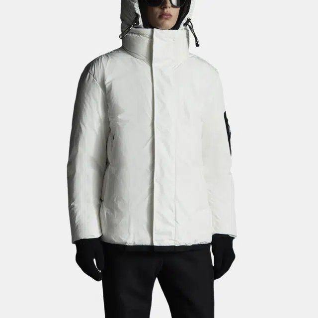 Moncler FW22 Logo