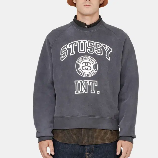 Stussy FW24 OVERLOCK VARSITY RAGLAN CREW logo