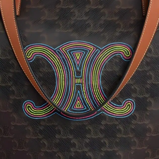 CELINE Triomphe Logo
