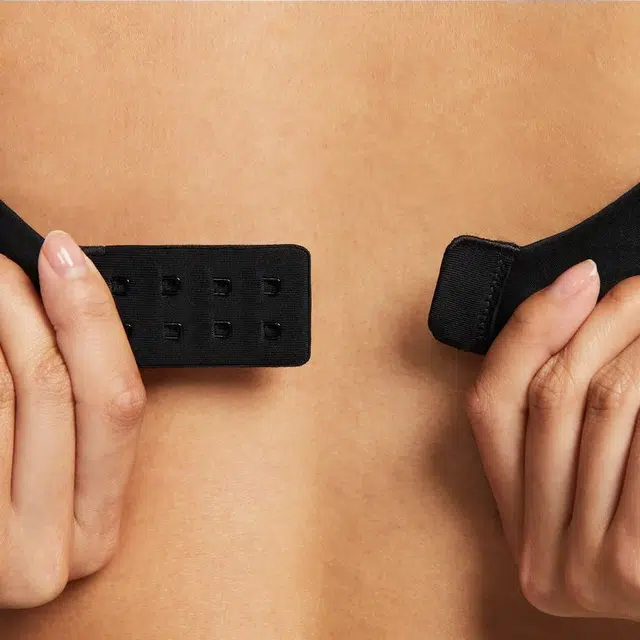 Nike Dri-FIT Alate Minimalist